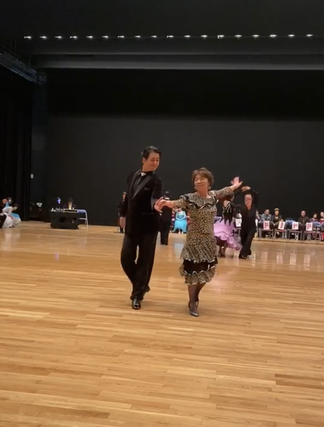 ニューイヤーダンスパーティーの写真 3
